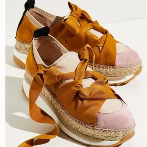 ⭐️ Free People Chapmin Espadrille shoe. ⭐️
